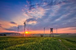 Sonnenuntergang an den Windrädern