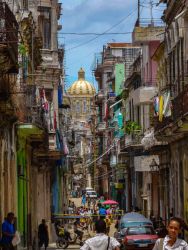Mit Blick auf das Kapitol in Havanna